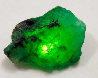 Natural Emerald Rough Gemstone: Colombia Green