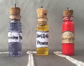 Magic Potion Bottle Neckalace, Wizard Potions, Potion Bottles, Potion Bottle Necklace