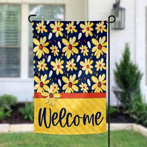 Personalized Welcome Daisy Garden Flag, Last Name Yard Flag, Summer Porch Flag, Mom Gift Ideas, Housewarming Gift, Birthday Gift Friend