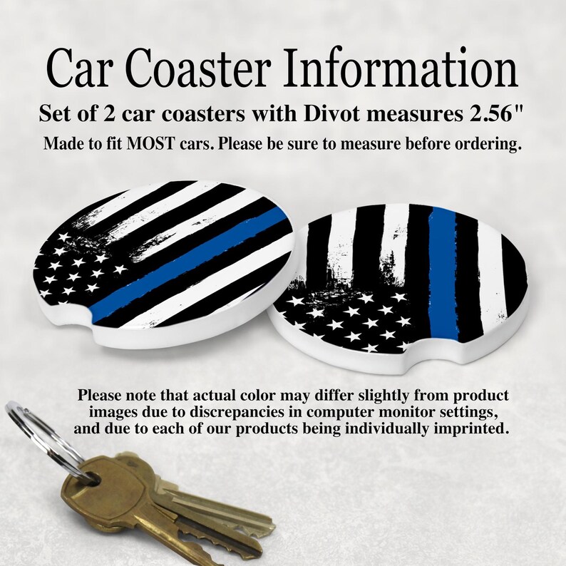 Peut inclure: Ensemble de deux dessous-de-verre pour voiture avec un motif de drapeau am&eacute;ricain vieilli avec une fine ligne bleue. Les dessous-de-verre sont con&ccedil;us pour s'adapter &agrave; la plupart des voitures et mesurent 2,56 pouces de diam&egrave;tre. "Car Coaster Information" et "Set of 2 car coasters with Divot measures 2.56" sont imprim&eacute;s sur l'image.
