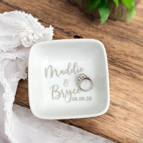 Couple Personalized Ring Dish, Custom Jewelry Dish, Gift for Bride, Bridal Shower Present, Wedding Day Gift, Gift for Her, Newlywed Gift