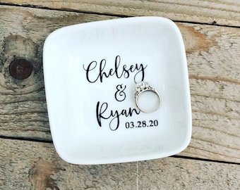 Couple Personalized Ring Dish, Custom Jewelry Dish, Gift for Bride, Bridal Shower Present, Wedding Day Gift, Gift for Her, Newlywed