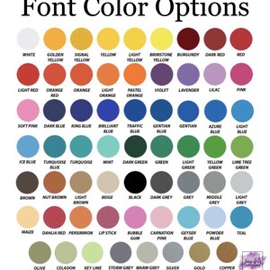 Puede incluir: Una tabla de 60 opciones de colores de fuente diferentes. Los colores est&aacute;n dispuestos en filas y columnas, con cada color etiquetado con su nombre. Los colores incluyen blanco, amarillo, rojo, naranja, rosa, azul, verde, marr&oacute;n, gris y azul verdoso.