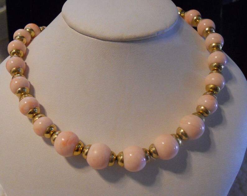 AVON Pink Necklace and Bracelet Set Nice for Day time Tea Gold Tone Metal Mottled Bead Necklace with a smaller bead Bracelet