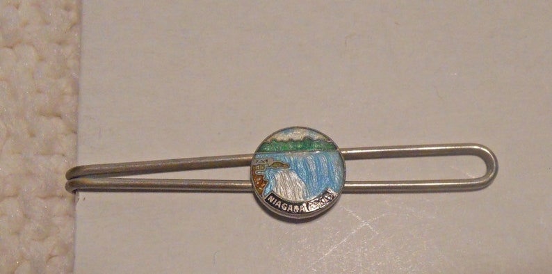 Unique Niagara Falls Oar Tie Bar Tie Bar Silver Tone Metal Niagara Falls Enameled Round Emblem in the Center