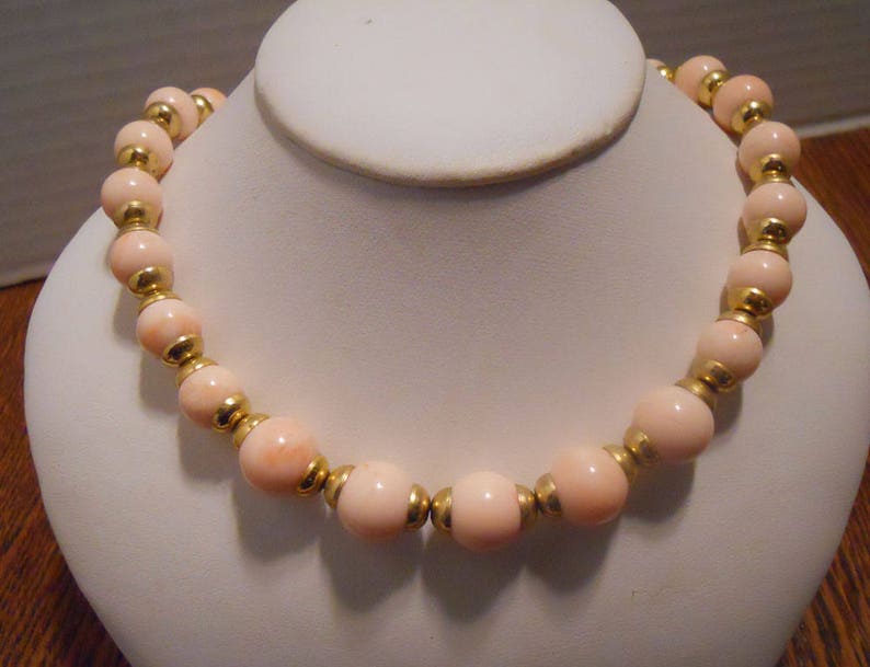 AVON Pink Necklace and Bracelet Set Nice for Day time Tea Gold Tone Metal Mottled Bead Necklace with a smaller bead Bracelet