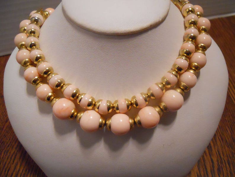 AVON Pink Necklace and Bracelet Set Nice for Day time Tea Gold Tone Metal Mottled Bead Necklace with a smaller bead Bracelet