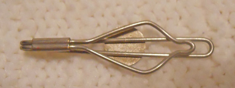 Unique Niagara Falls Oar Tie Bar Tie Bar Silver Tone Metal Niagara Falls Enameled Round Emblem in the Center