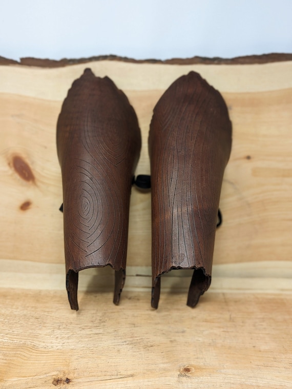 Women's Leather "Wood Bark" Design Leg Armor Pair (Greaves) (Multiple Leather & Metal Colors)