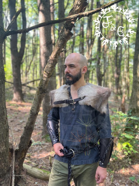 Reindeer Fur Shoulder Mantle/Capelet (Customizable Front Buckle and Leather Color Options)