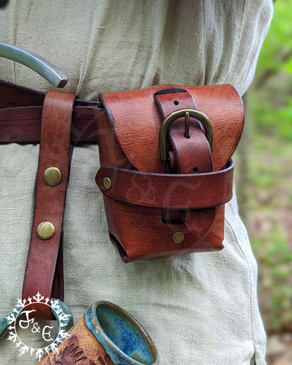 Leather Belt Pouch: Buckle Closure, Easy On/Off Belt-loop, Customizable Colors