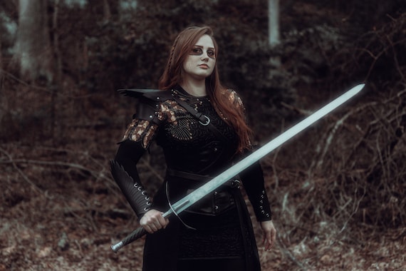 Raven Wing Leather Women's Pauldron/Shoulder Armor (Customize Your Armor With Multiple Leather & Metal Color Options)