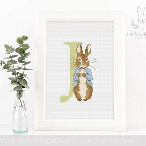 Peter Rabbit Monogram J Cross Stitch PDF Pattern, Peter Rabbit Alphabet Cross Stitch, Patrón de punto de cruz de bebé personalizado, Descarga instantánea PDF