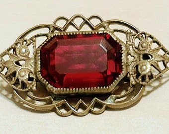Victorian Brooch with Red Rhinestone in Brass