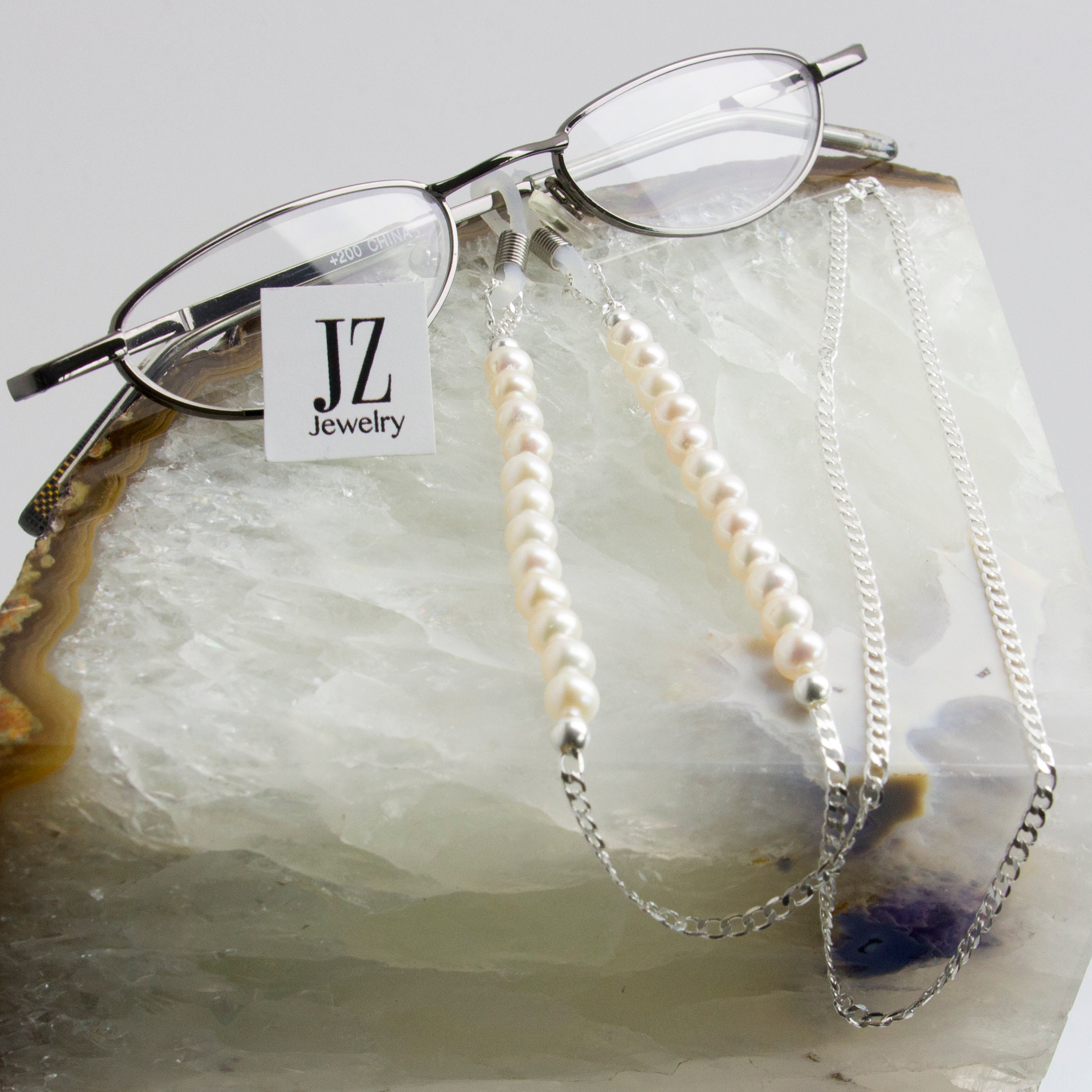Freshwater Pearl Eyeglass Chain Adjustable Modern Elegant Multi-Use Accessory Gorgeous Freshwater Pearl Eyeglass Chain – Functional Design  main image 2