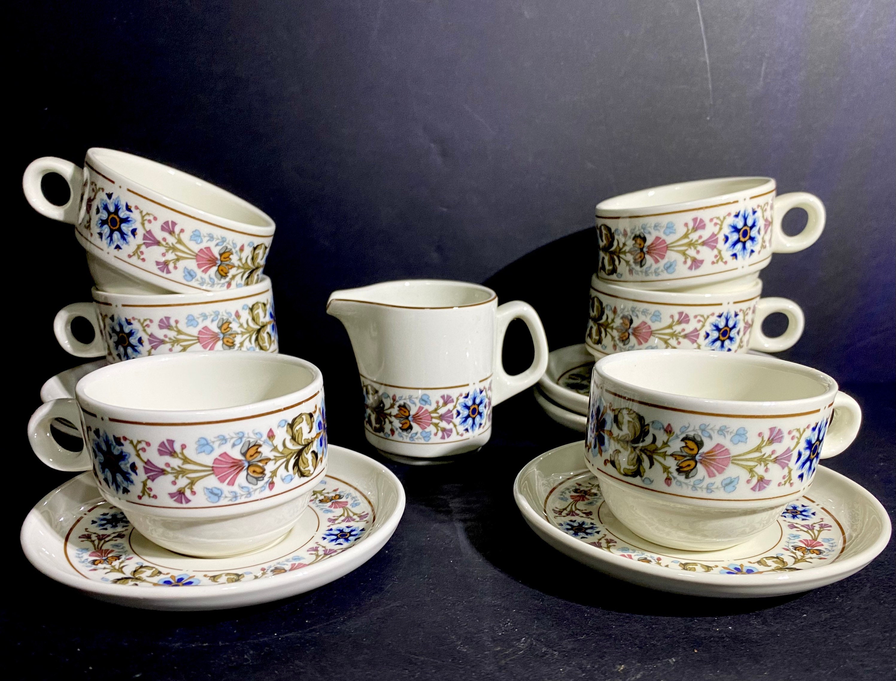 Villeroy & Boch - Cups & Saucers For 6 A Milk Jug Art Déco Porcelaine Chateau