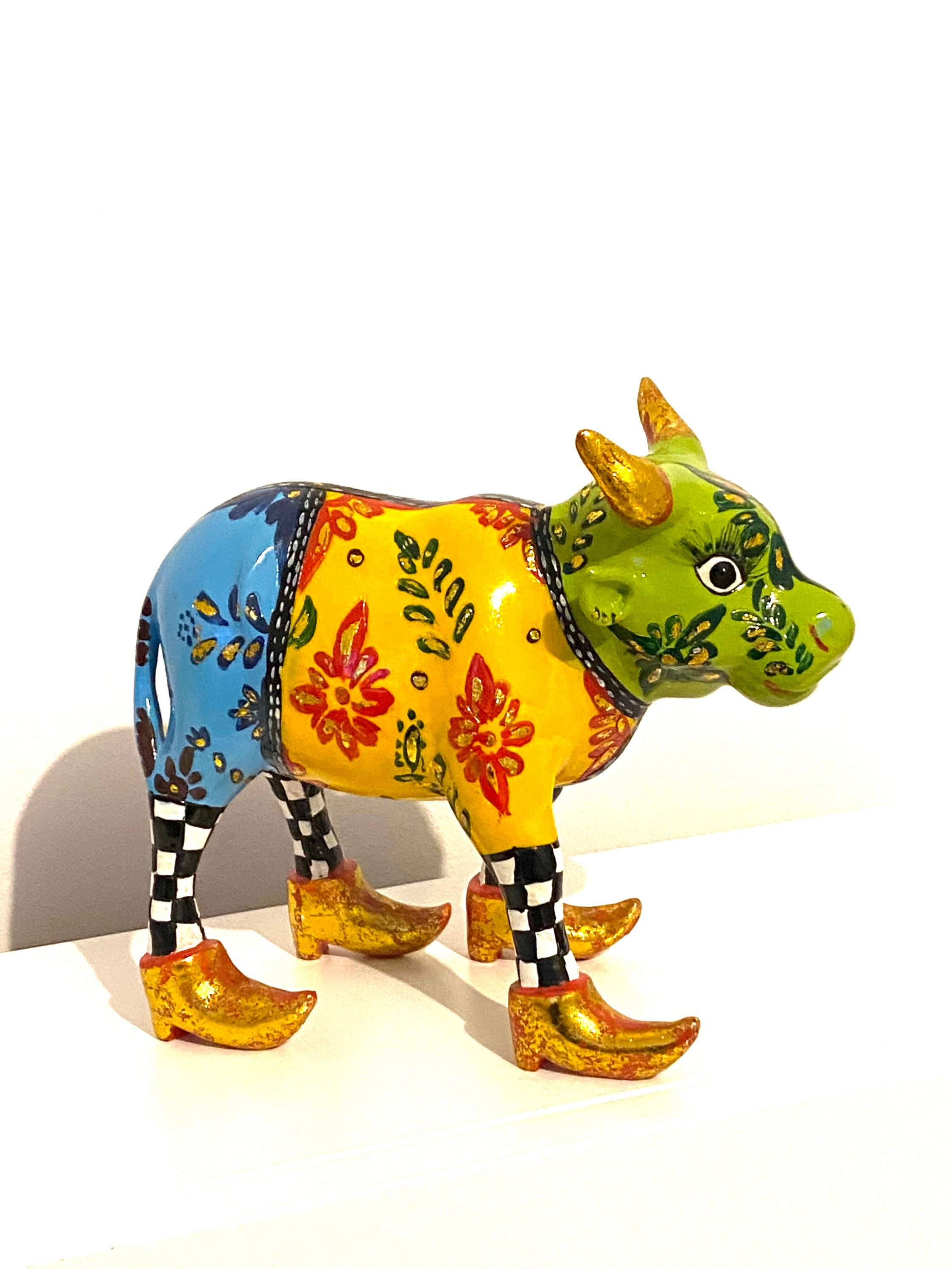 Tom's Drag Cow Statuette Design Interior