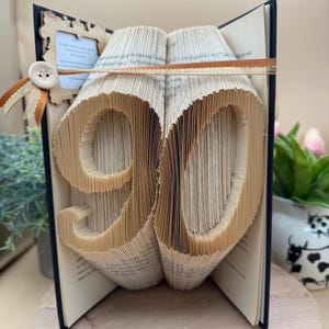 80. Geburtstag, Grußkarte, alternatives Geschenk, gefaltete Buchkunst, Origami Papier, upcycled Buch