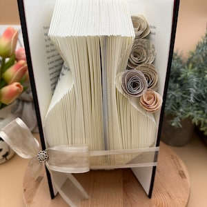 Papieren bloemen, Moederdagkaart, leuk vaascadeau, gevouwen boekkunst