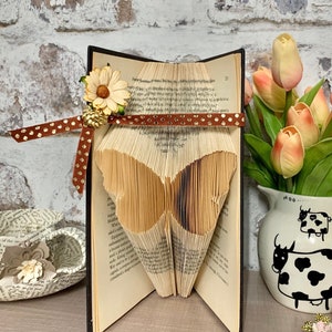Prachtige vlinder, gevouwen boekkunst, lente en zomer, woondecoratie