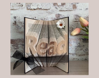 Buchliebhaber, Geschenk für Leseratten, gefaltete Buchkunst, Lesen zum Entspannen, Papierjubiläum, veränderte Buchkunst