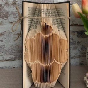 Arte de libro plegado con cupcakes: un regalo único para un panadero