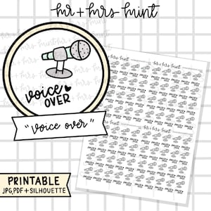 Op de afbeelding: Printbare stickerblad met 100 zwart-witte illustraties van een microfoon met de tekst "voice over". Het blad is op een witte achtergrond met een grotere illustratie van een microfoon in een cirkel met de tekst "voice over" in een cirkel met een gele achtergrond.