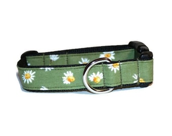 Daisies on Flannel dog collar,daisy dog collar,green dog collar,flannel dog collar,handmade dog collar,girl dog collar, soft dog collar,dogs