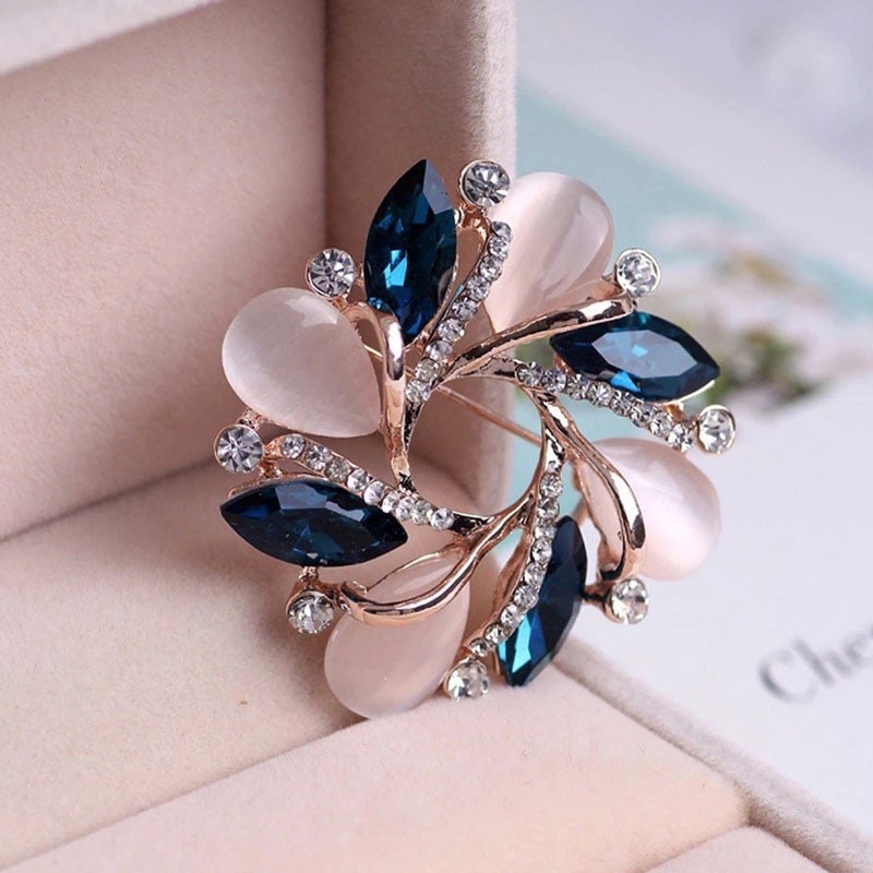 Elegant evening brooch