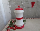 Vintage Coffee Grinder, Retro Coffee Mill, Old Pepper Mill, Plastic Grinder 1980s, Plastic Pepper Mill, Farmhouse Decor, Kitchen Appliance