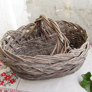Vintage Large Wicker Withe Basket, Old Handmade Basket, Primitive Art Handmade Basket, Rustic Basket, Storage Basket