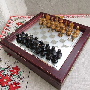 Glas Schach Spiel Satz Umfassen Matt/Poliert Glas Schach Bord und 32 Schach