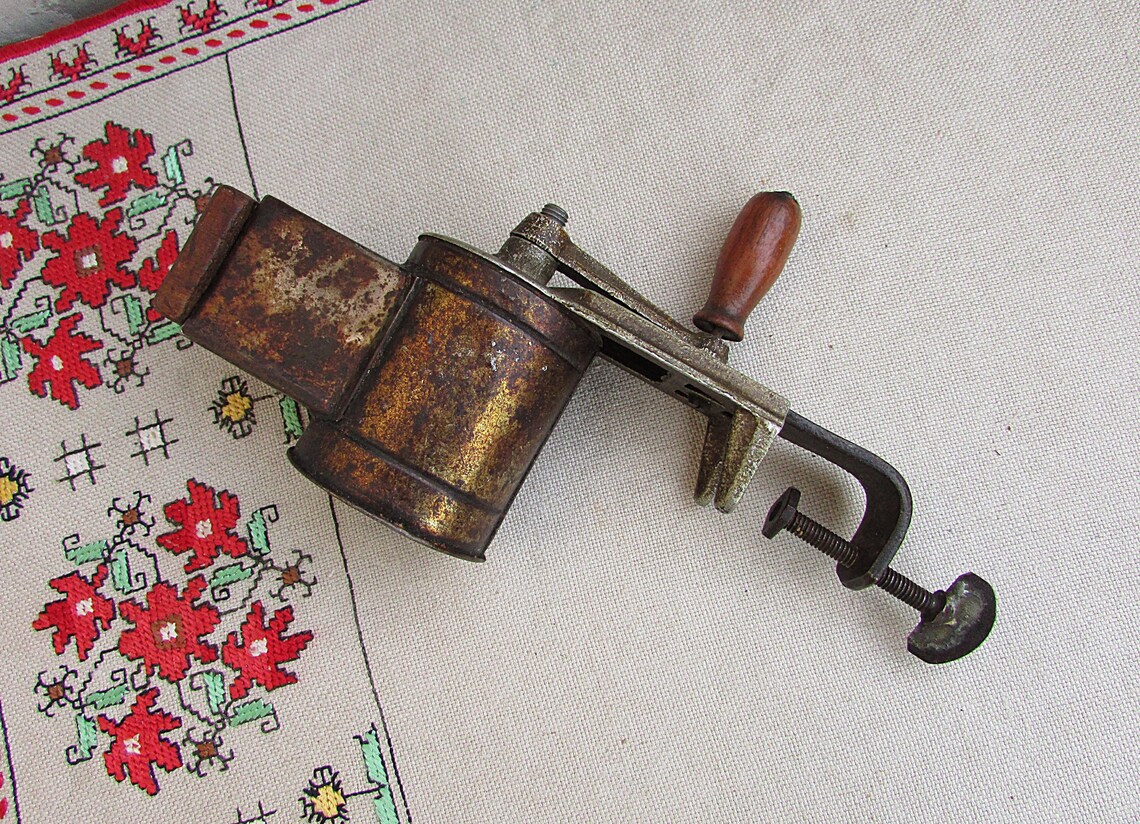 Vintage Walnut Table Grinder Retro Walnut Grinder Old Manual Etsy