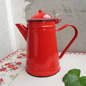 Big Red Enamel Teapot, Red Enamel Kettle, Enamel Tea Pot, Enamel Coffee Pot, Vintage Enamel Teapot, Vintage Enamelware, Kitchen Decor