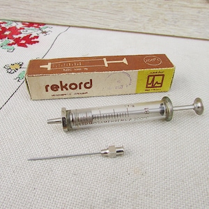 Vintage Medical Glass 2 ml Syringe, Old Medical Syringe, Glass Hypodermic, Pharmacy Decor, Medical Collectibles, Medical Instrument