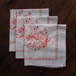 Conjunto de 3 pañuelos de algodón blanco con estampado rojo de flor, pañuelos vintage &#39;70s, toallas de algodón, pañuelos de algodón blanco con estampado rojo