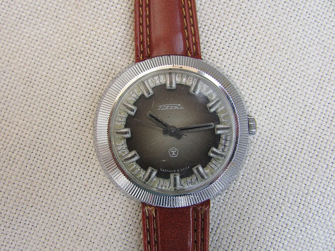 Vintage Raketa Mechanical Watch, 1970s Soviet Wristwatch, Collectible, photo 4 of 5