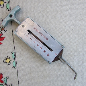 Vintage Salter&#39;s Pocket Balance, Russian Spring Scale, USSR Antique Scales, Metal Weight Scales, Iron Fish Scale, Hanging Pocket Scale
