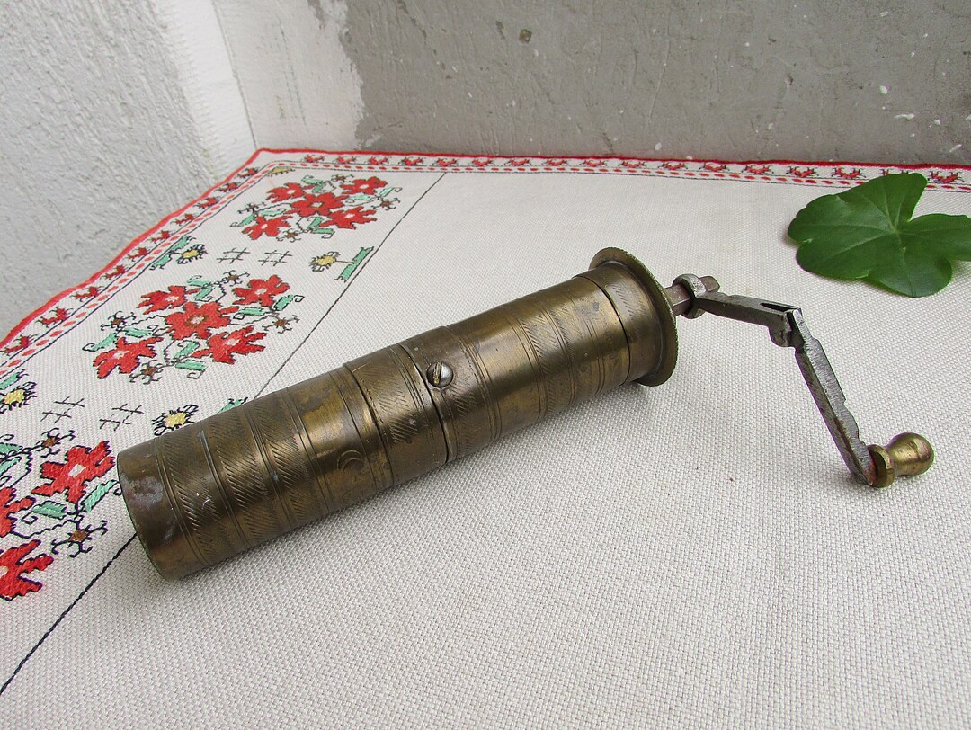 Vintage Brass Pepper Mill, Brass Pepper Grinder 4, Vintage Grinder Mill