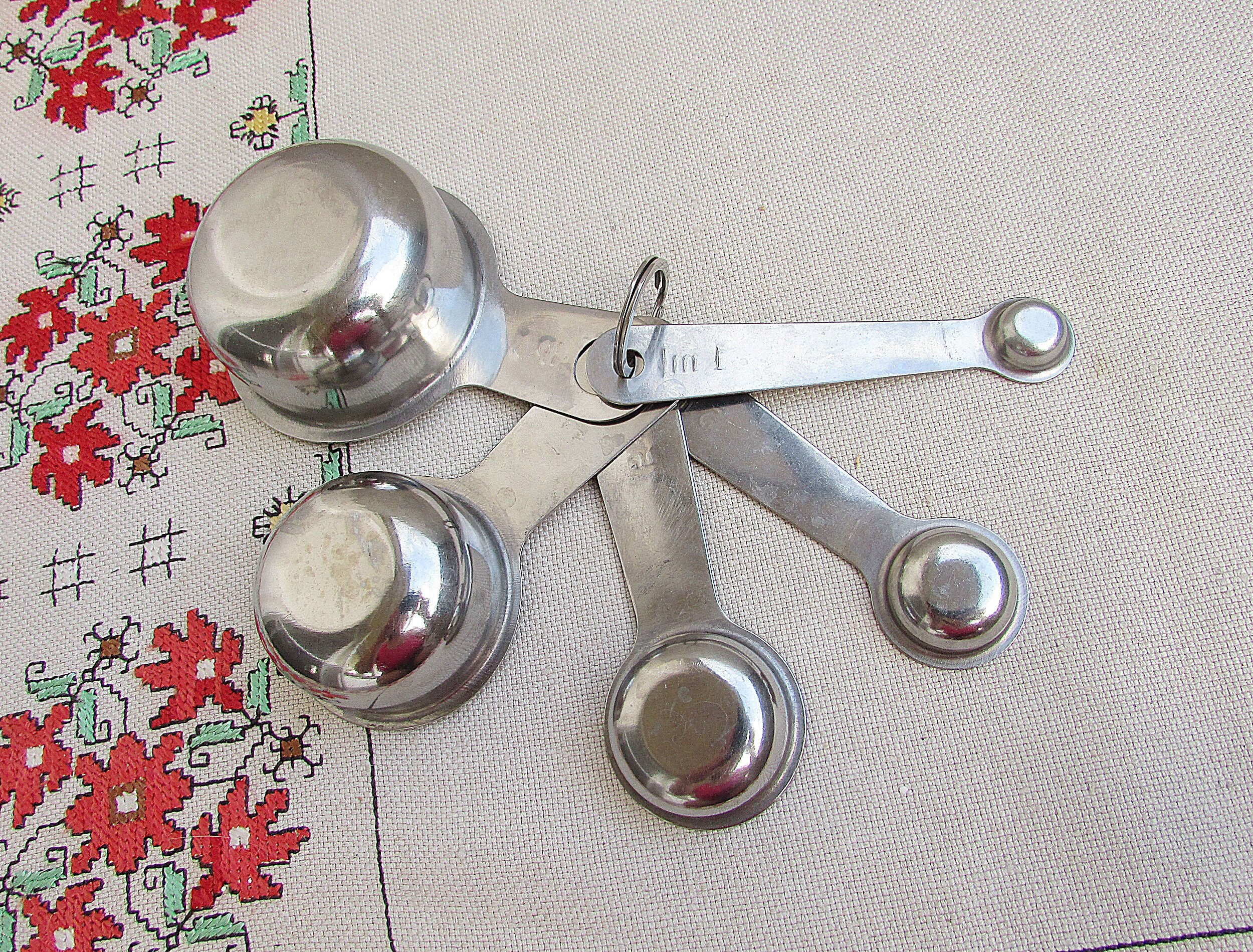 Vintage Measuring Cup Set of 5, Metal Measuring Cups/scoops/spoons