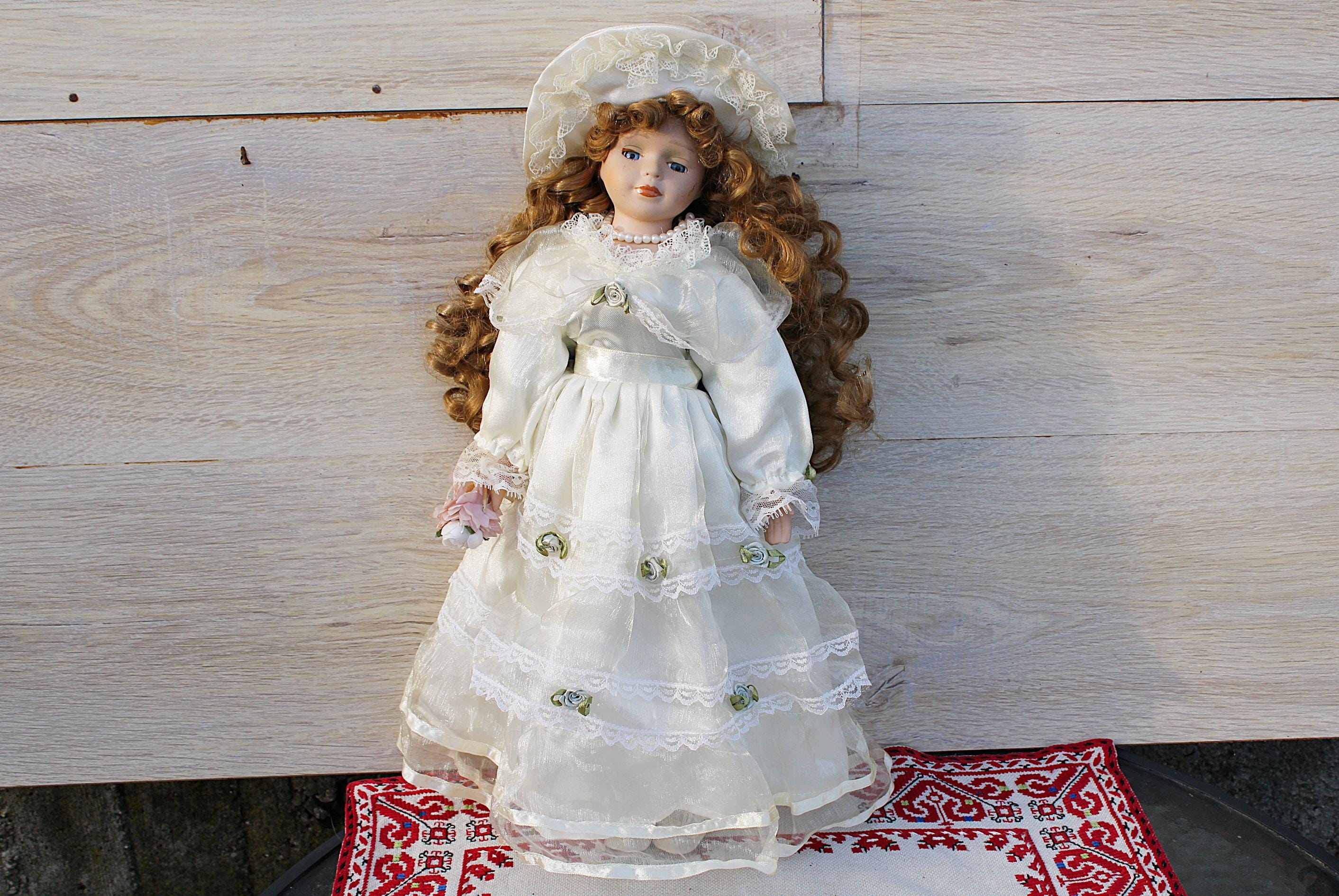 MAGNIFIQUE POUPÉE EN porcelaine, grande taille, début 20e, excellent état. EUR 220,00 - FR MAGNIFIQUE POUPÉE EN porcelaine, grande taille, début 20e, excellent état. EUR 220,00 - FR