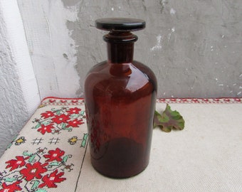 Vintage 500 ml Apothecary Amber Glass Bottle with Stopper, Old Chemistry Bottle, Retro Medical Jar, Pharmacy Medicine Bottle with Lid
