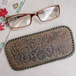 Custodia vintage in pelle marrone marrone, custodia in pelle verniciata goffrata #3, porta occhiali retrò anni '70, custodia occhiali, scatola occhiali retrò