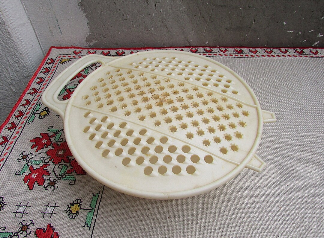 Vintage Grater With Bowl, Cheese Grater Slicer 2 Pieces White Plastic