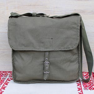 Sac en toile militaire vert des années 1970, havresac vintage #2, sac bandoulière militaire, vieux sac rétro, sac messager militaire, sac d'école