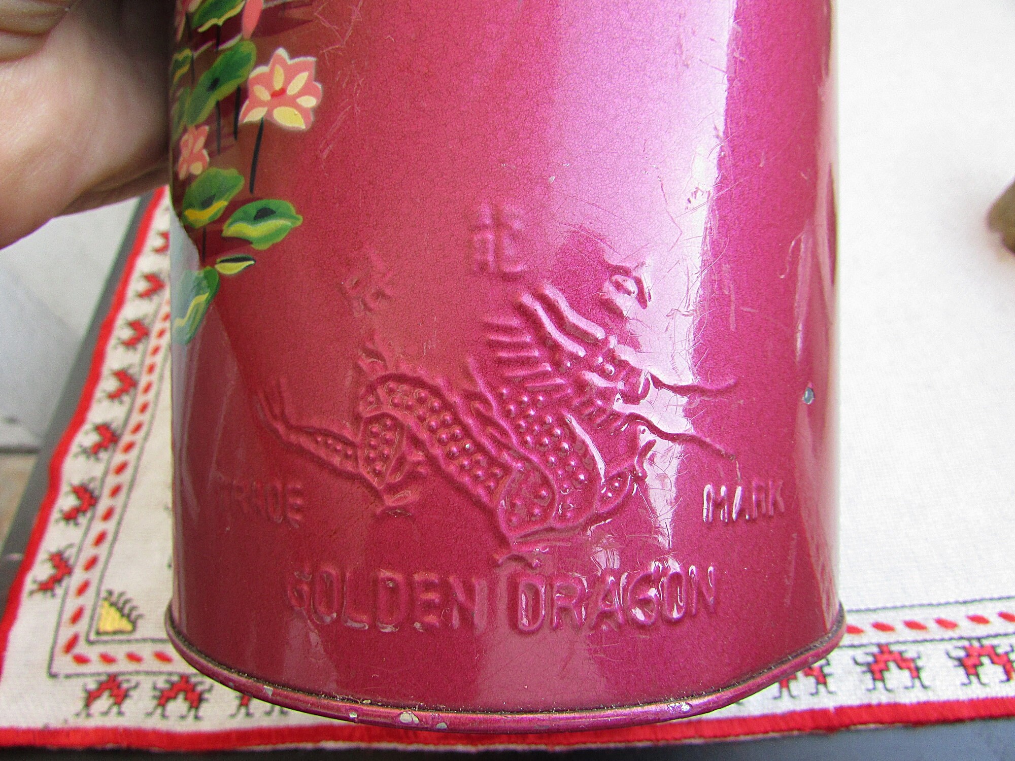 Golden Dragon Thermos – Retro on 8th