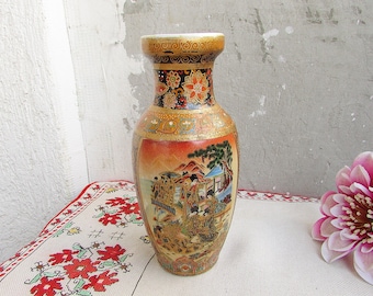 Vintage Satsuma Style Vase: Hand-Painted Chinese Garden Scene