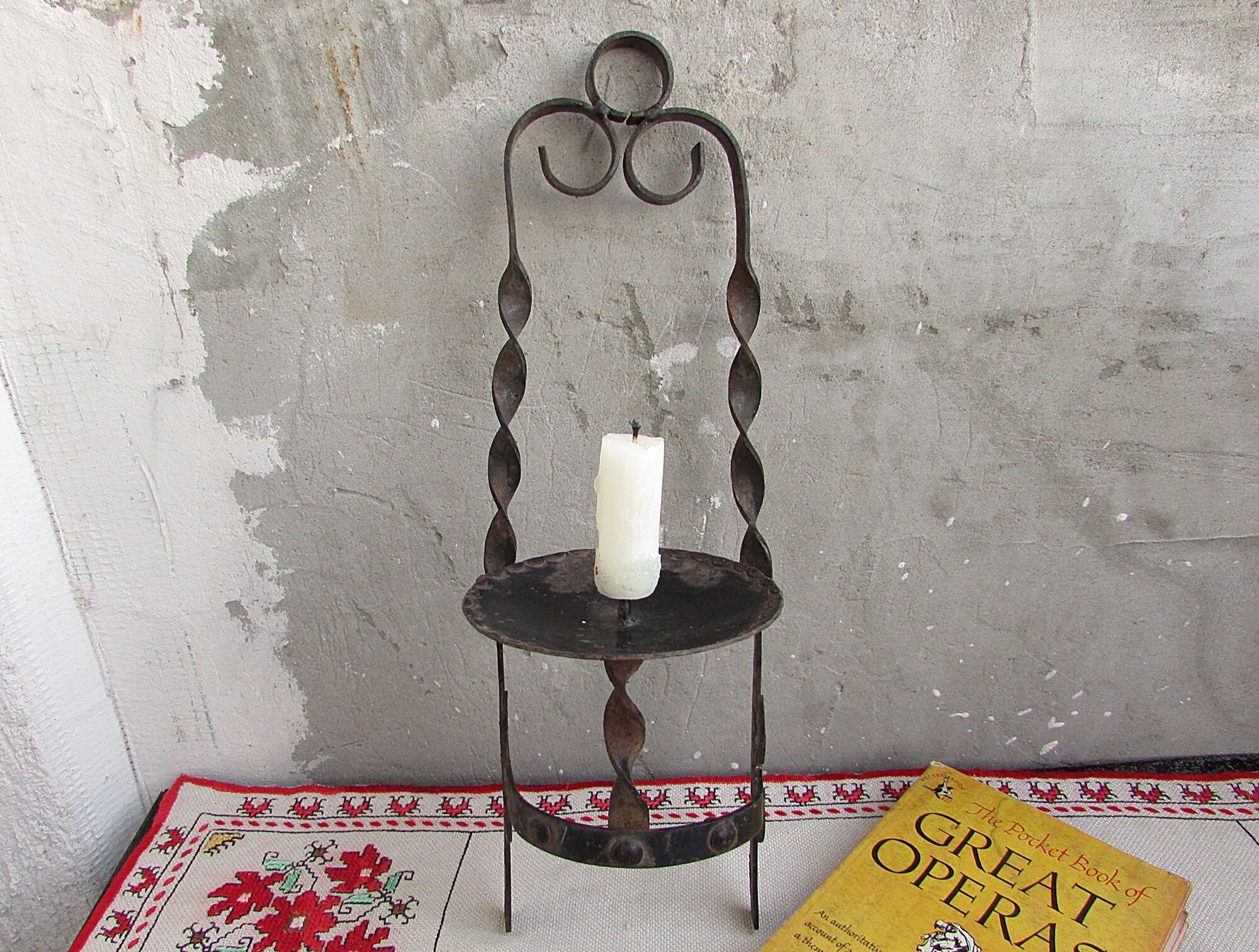 ヴィンテージ錬鉄製壁掛けキャンドルスタンド、素朴な70年代風装飾