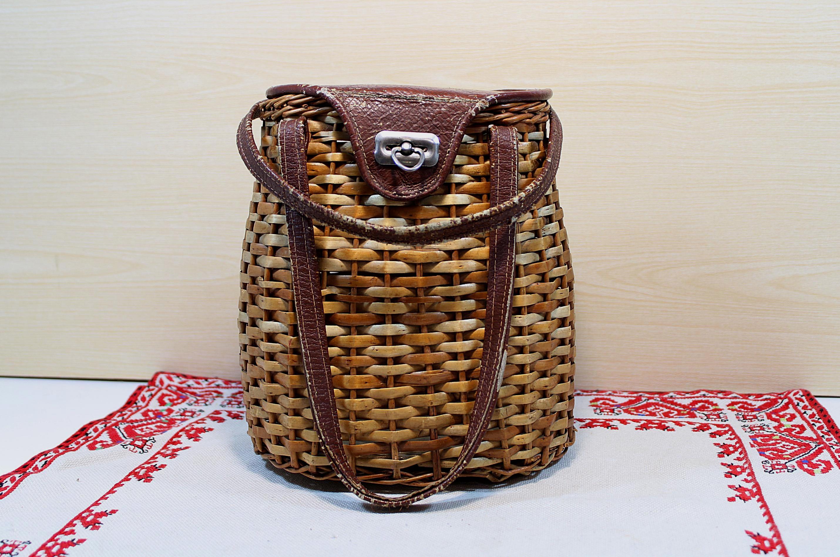 Panier De Pêche Vintage En Rotin Osier – Bracelet Cuir Marron – Très Bon état