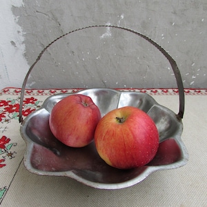 Vintage Metal Serving Plate with Handle, Metal Fruits Bowl, Metal Serving Platter, Silver Tone Serving Tray, Vintage Oval Metal Plate